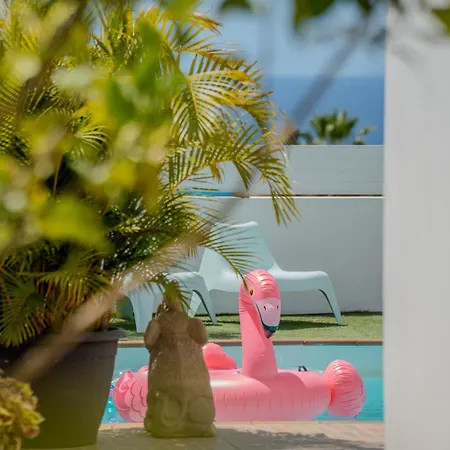 Apartman With Private Pool & Ocean Views
