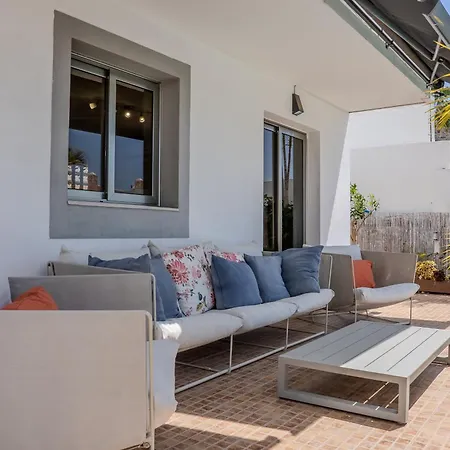 With Private Pool & Ocean Views 아파트 *
