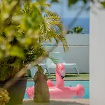 아파트 With Private Pool & Ocean Views