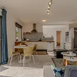 아파트 With Private Pool & Ocean Views *