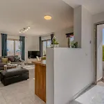 With Private Pool & Ocean Views 아파트